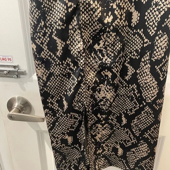 Missguided gray snake print satin cowl midi dress - Picture 5 of 8